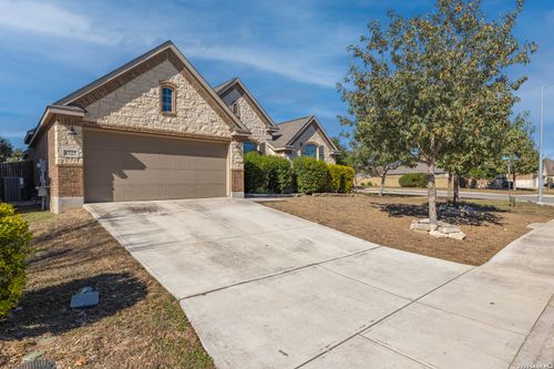 8727 Hideout Bnd, San Antonio, TX, 78254-4404 | Card Image