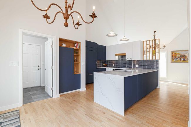 127 Stratton Pk Sw, House other with 4 bedrooms, 3 bathrooms and 4 parking in Calgary AB | Image 6