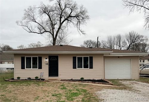 315 Pershing Ave, Wood River, IL, 62095-1313 | Card Image