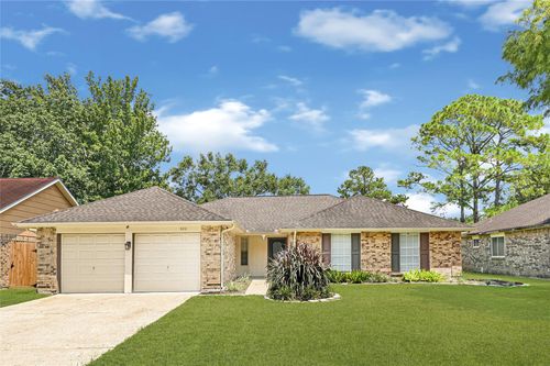 522 Country Ln, League City, TX, 77573-4526 | Card Image