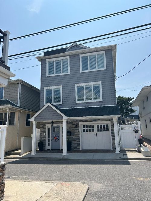 2-off-season-190 Oceanview St, Long Beach, NY, 11561-1523 | Card Image