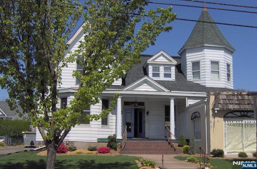 20 Goffle Rd, Midland Park, NJ, 07432-1815 | Card Image