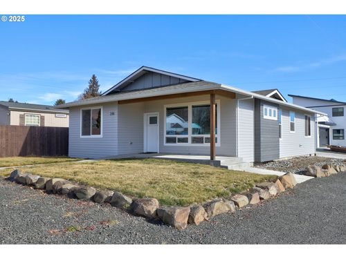 210 Nw Johnston St, Dufur, OR, 97021 | Card Image