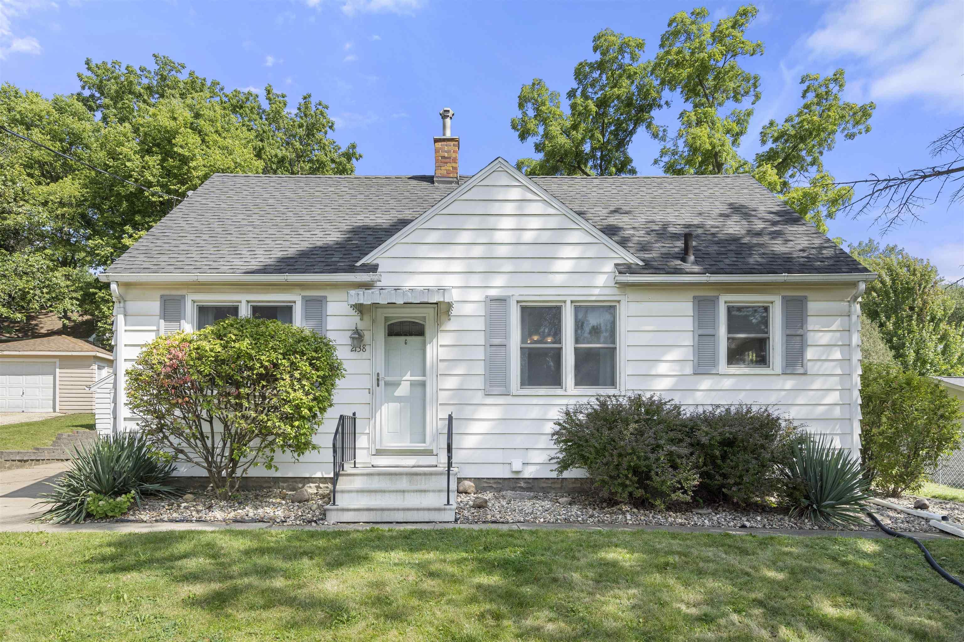 Rainbow Dr, Waterloo, IA 50701