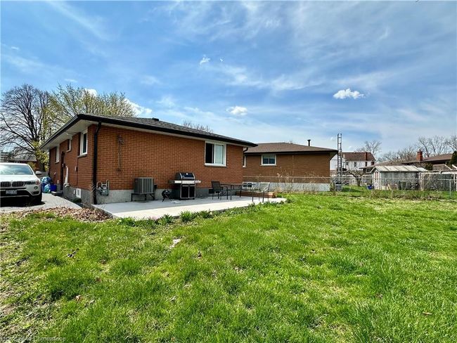 10 Sandlyn Crt, House other with 5 bedrooms, 2 bathrooms and 2 parking in Hamilton ON | Image 15