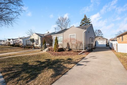 23021 California St, Saint Clair Shores, MI, 48080-2545 | Card Image