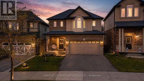 195 Pumpkin Pass, Hamilton (Binbrook), ON, L0R1C0 | Card Image
