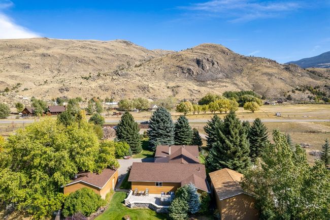 1077 Us Highway 89 S, House other with 3 bedrooms, 3 bathrooms and null parking in Gardiner MT | Image 62