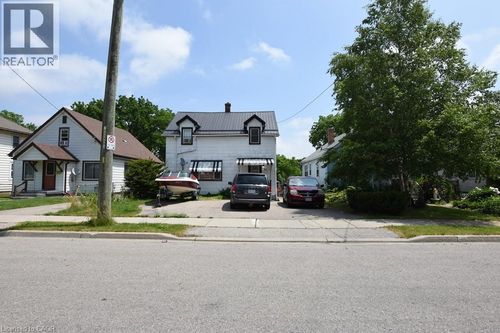 21 Nelson Street, Simcoe, ON, N3Y3E4 | Card Image