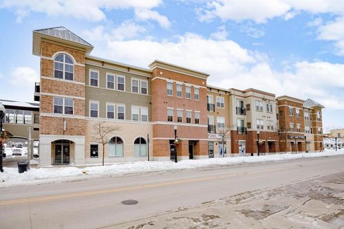 unit-212-111 W Fulton St, Edgerton, WI, 53534-1876 | Card Image