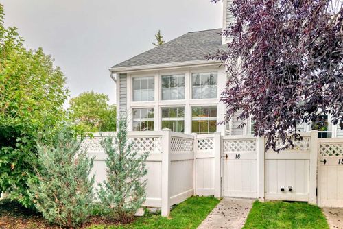 16-28 Berwick Crescent Nw, Calgary, AB, T3K1Y7 | Card Image