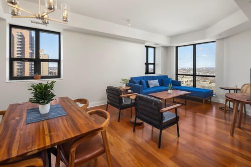 unit-1704-100 3rd Ave S, Minneapolis, MN, 55401-2713 | Card Image