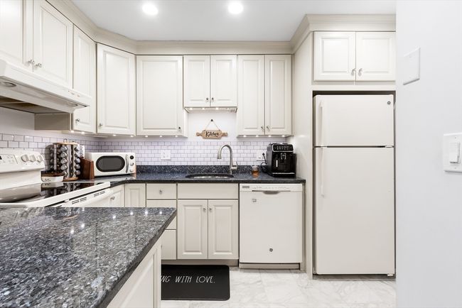 APT-206 - 666 Main St, Condo with 2 bedrooms, 2 bathrooms and 1 parking in Winchester MA | Image 8