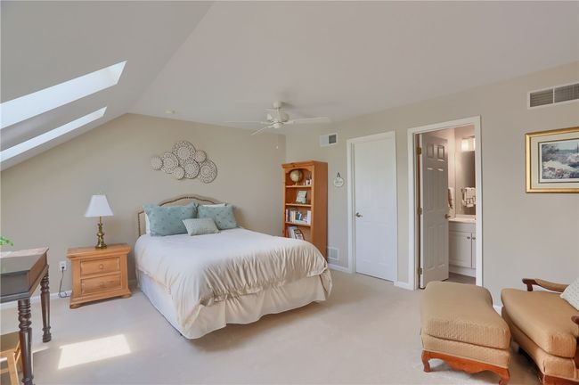 135 Linden Ct, Condo with 3 bedrooms, 3 bathrooms and 2 parking in Seven Fields PA | Image 38
