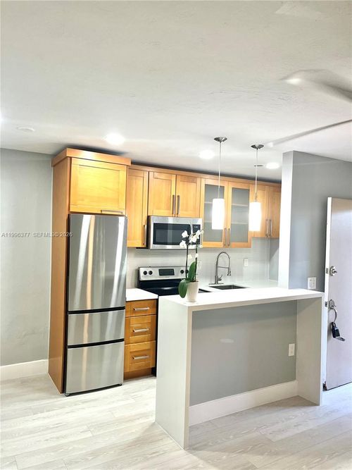 22-6310 Sw 79th St, South Miami, FL, 33143-4973 | Card Image