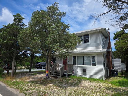 161 Harbor Beach Rd, Mount Sinai, NY, 11766-1301 | Card Image