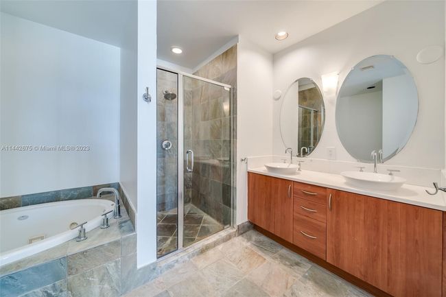 APT-305 - 2633 Ne 14 Th Ave, Condo with 2 bedrooms, 2 bathrooms and null parking in Wilton Manors FL | Image 10