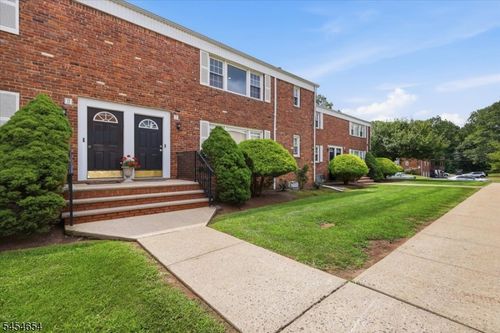 3b-14 Dartmouth Ave, Bridgewater, NJ, 08807-3421 | Card Image