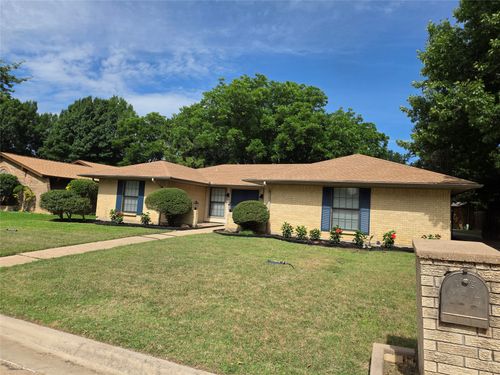 1507 Clover Hill Rd, Mansfield, TX, 76063-2939 | Card Image
