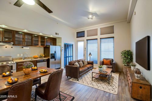 201-215 E Mckinley St, Phoenix, AZ, 85004-2150 | Card Image