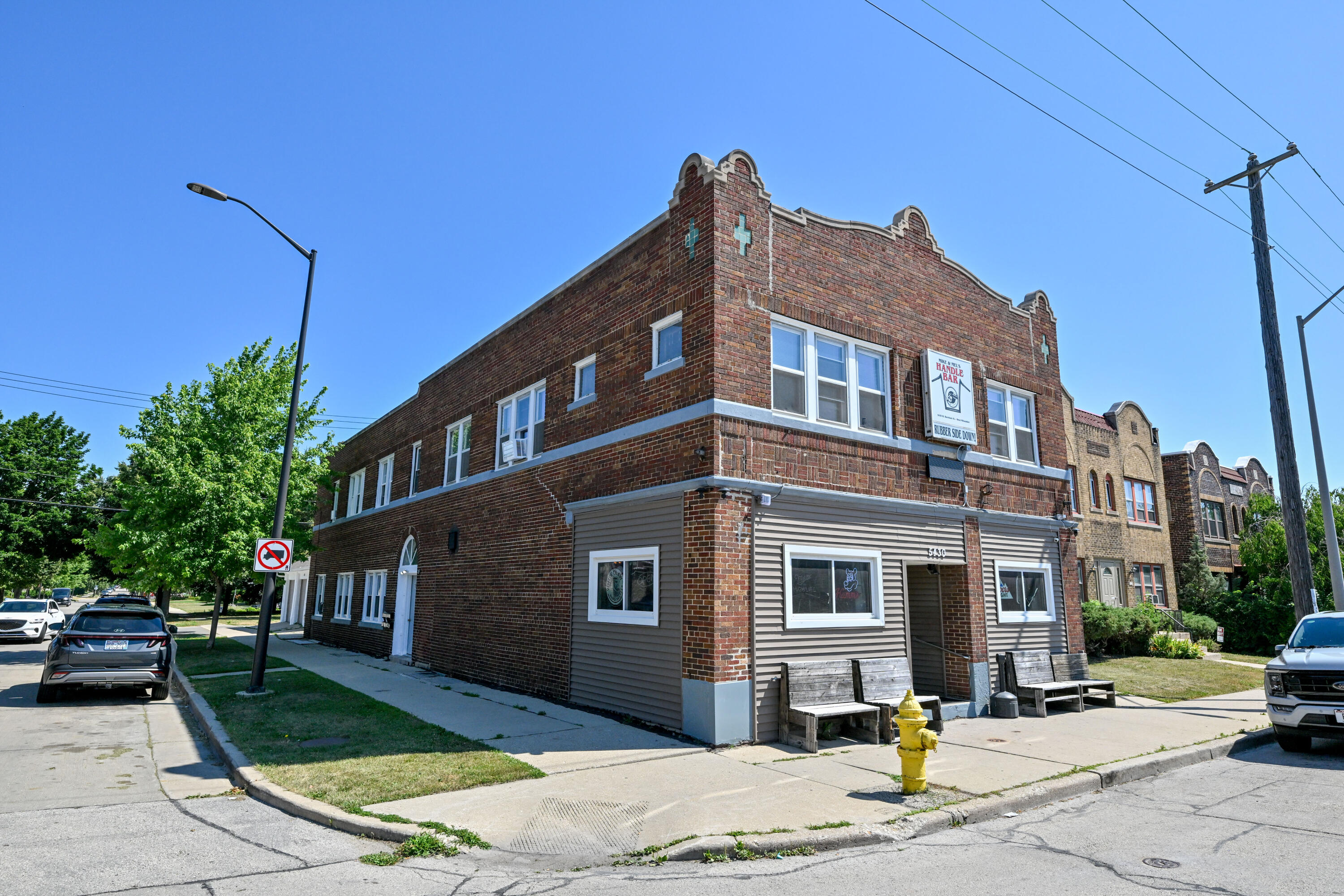 5430 Burnham St, West Milwaukee, WI 53219-1621