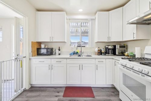 1055 11th St, Imperial Beach, CA, 91932-2823 | Card Image