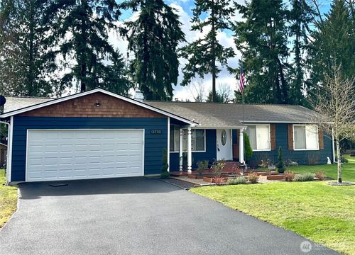 13706 31st Dr Se, Mill Creek, WA, 98012-5686 | Card Image