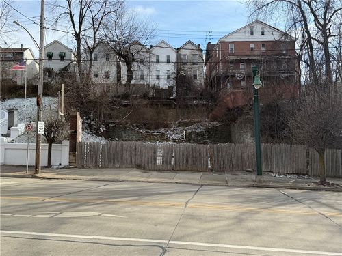 402 8th Ave, Homestead, PA, 15120-1040 | Card Image