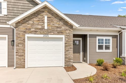 19-2845 W Cobblestone Ct Se, Kentwood, MI, 49512-5498 | Card Image