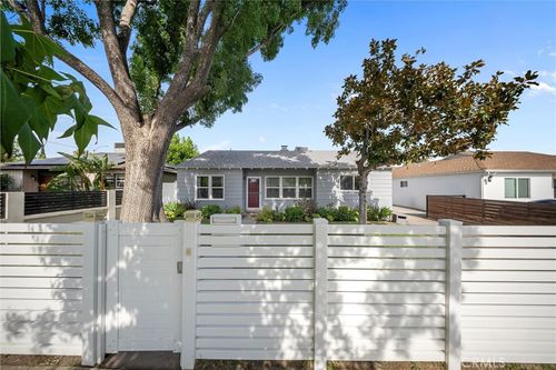 6348 Beeman Ave, North Hollywood, CA, 91606-4401 | Card Image