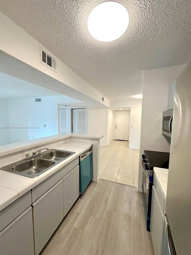 106G - 4045 W Mcnab Rd, Condo with 2 bedrooms, 2 bathrooms and null parking in Pompano Beach FL | Image 4