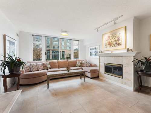 th1-2668 Ash St, Vancouver, BC, V5Z4K4 | Card Image