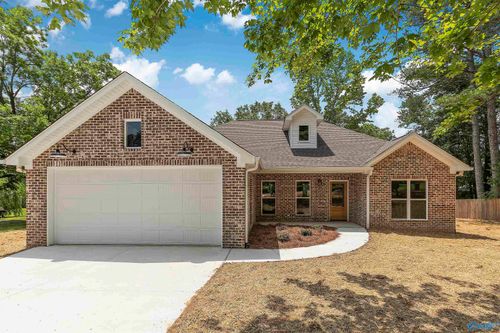 139 Skidmore Dr Nw, Arab, AL, 35016-5806 | Card Image