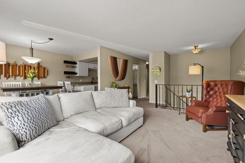9257 Dartford Rd, Woodbury, MN, 55125-3703 | Card Image