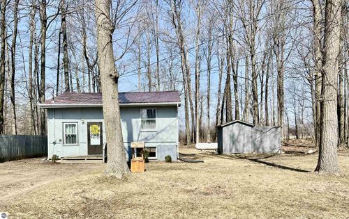 6240 Terry Dr, Six Lakes, MI, 48886-9602 | Card Image