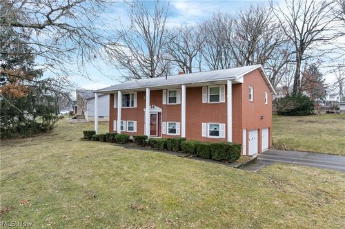 2892 Chadwick St Nw, Massillon, OH, 44646-2884 | Card Image