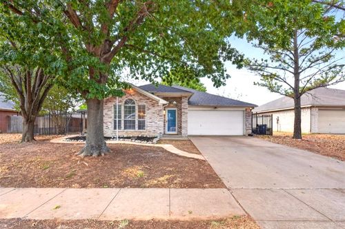 1150 Marc St, Burleson, TX, 76028-6458 | Card Image