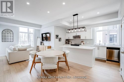 223-9560 Islington Ave, Vaughan, ON, L4L | Card Image