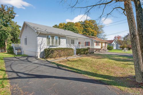 12 State St, Middletown, NY, 10940-6707 | Card Image