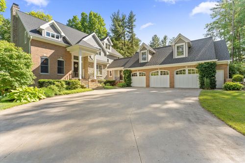 55755 Davis Ln, Dowagiac, MI, 49047-8717 | Card Image