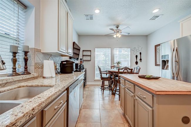Kitchen. | Image 18