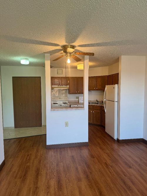 apt-315-7600 Golden Valley Rd, Golden Valley, MN, 55427-4558 | Card Image
