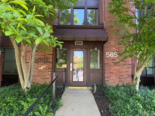 207-585 Coeur De Royale Dr, Creve Coeur, MO, 63141-6915 | Card Image