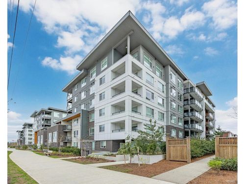 b123-20834 80 Ave, Langley, BC, V2Y3M4 | Card Image