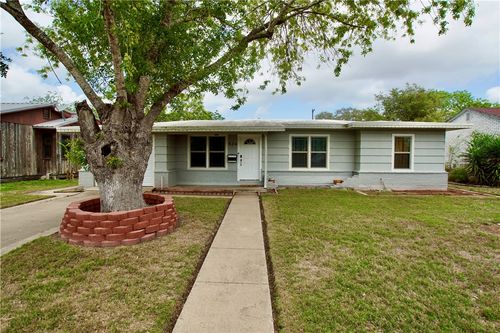 524 E Miller Ave, Kingsville, TX, 78363-6334 | Card Image