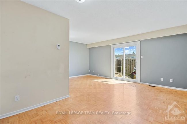 B - 426 Moodie Dr, Condo with 3 bedrooms, 2 bathrooms and 1 parking in Nepean ON | Image 9