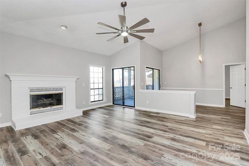 5810 Harris Grove Ln, Charlotte, NC, 28212-8320 | Card Image