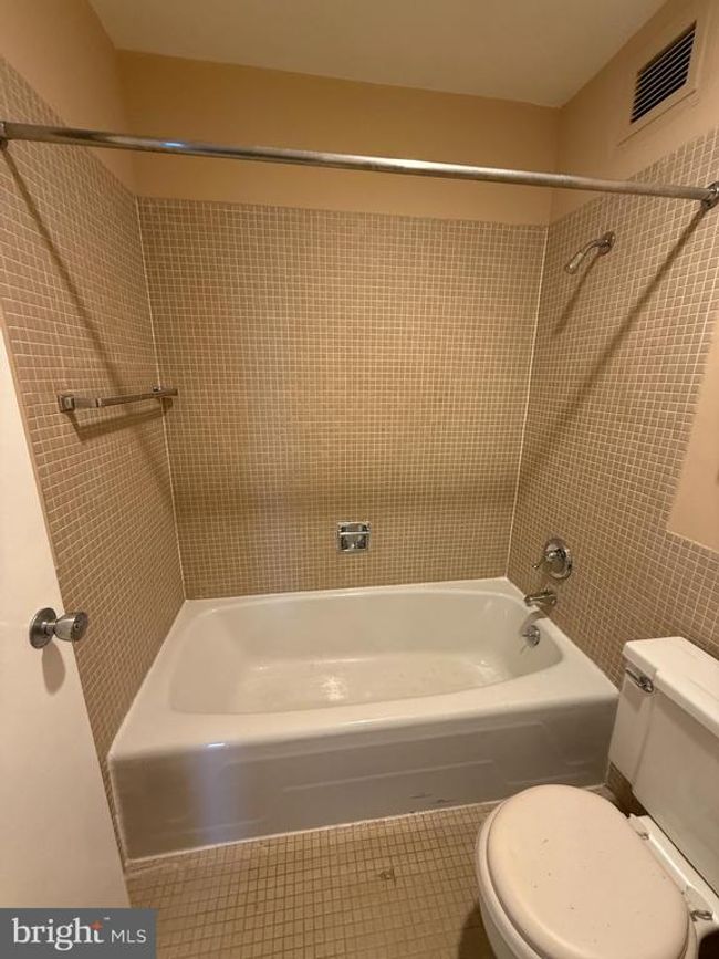APT-1609 - 4000 N Charles St, Condo with 2 bedrooms, 2 bathrooms and null parking in BALTIMORE MD | Image 19