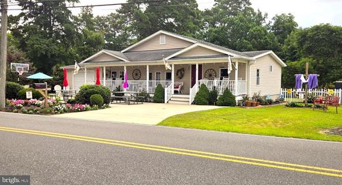 3452 Willow St, CHINCOTEAGUE ISLAND, VA, 23336-1850 | Card Image