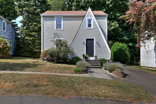 27 Pearl Hill Street, Milford, CT, 06460 | Card Image